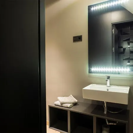 Homely Jinetes Loft Apartment
